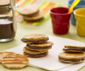 Waffle sandwich with Nutella