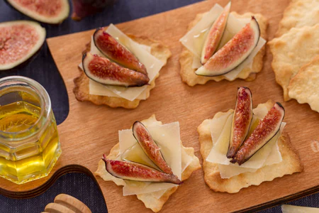 Classic puff pastries with figs, parmesan, and honey