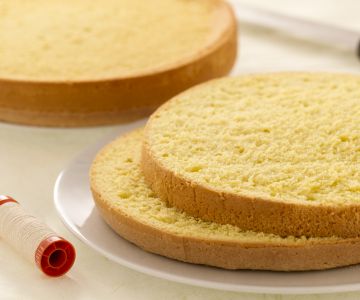How to cut Sponge Cake