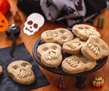Skull cookies