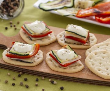 Flatbreads with vegetable tower and fondue