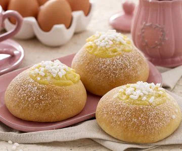 Cream Venetian Brioches