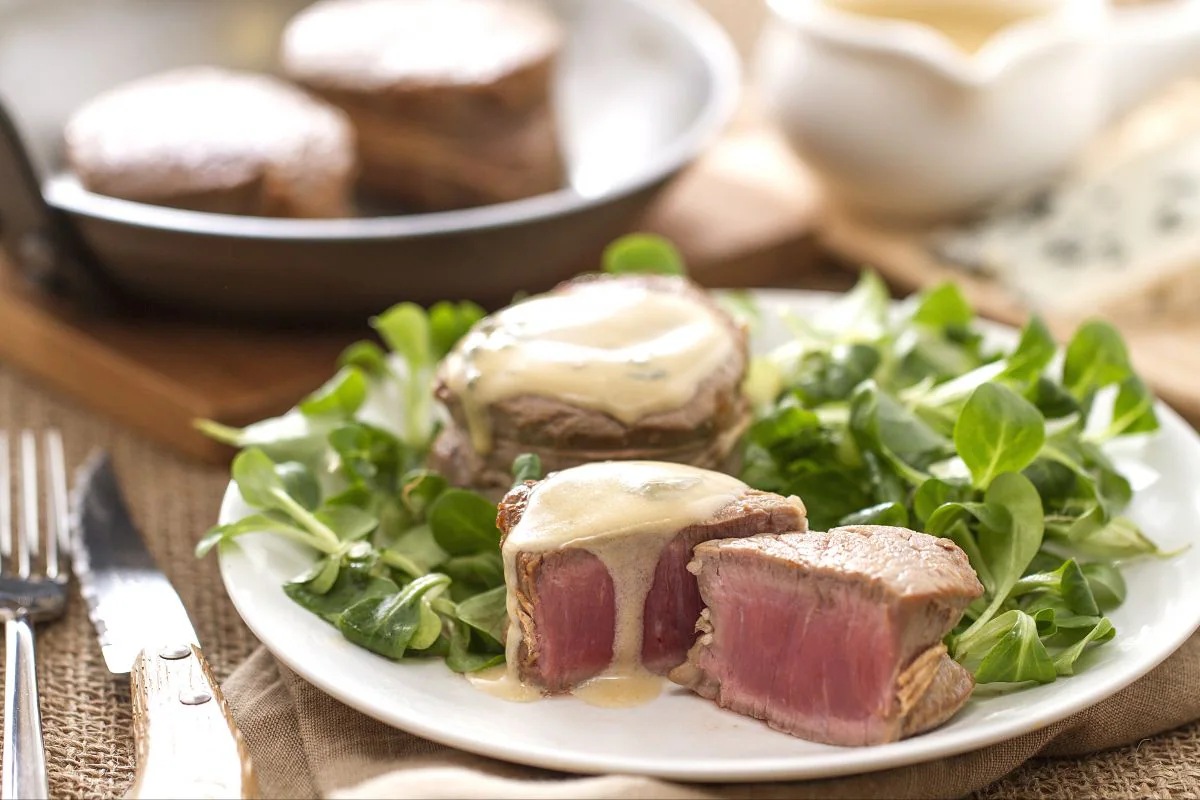Filet mignon with Roquefort sauce