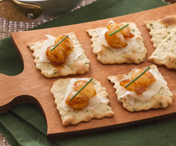 Olive puff pastry with caramelized onions