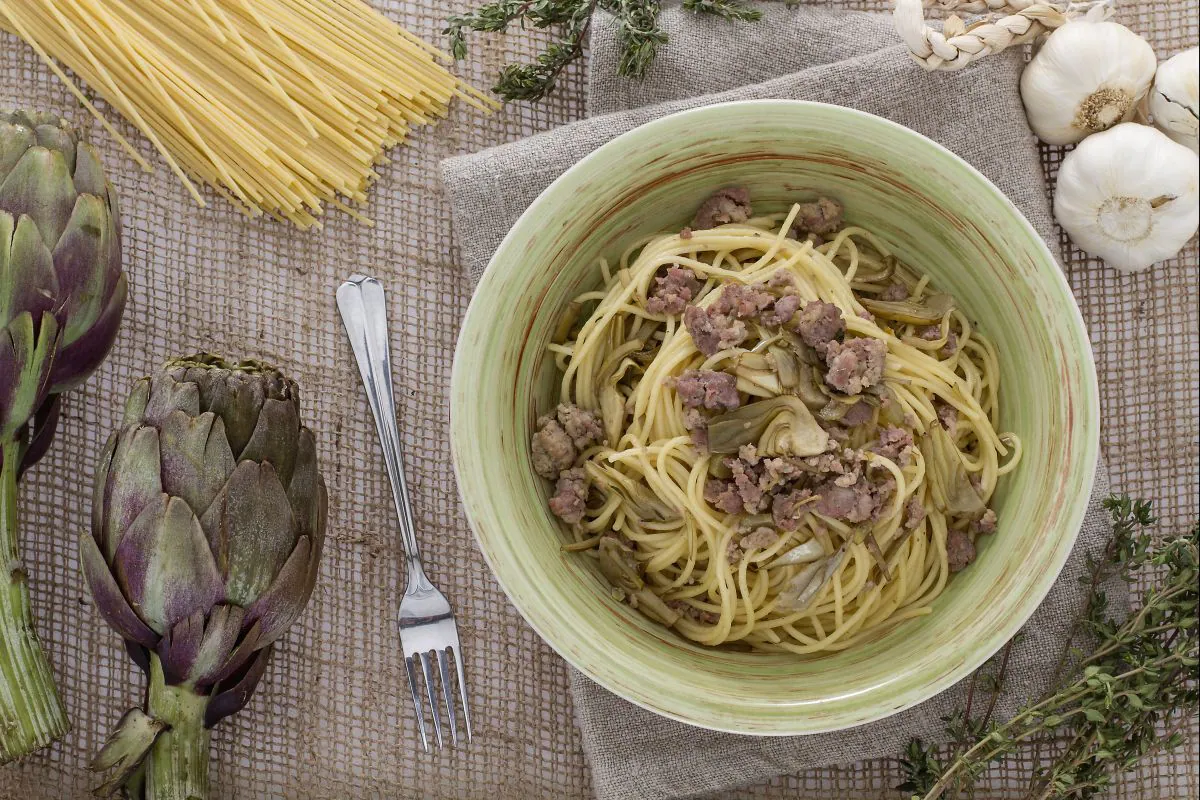 Spaghetti with white artichoke ragù