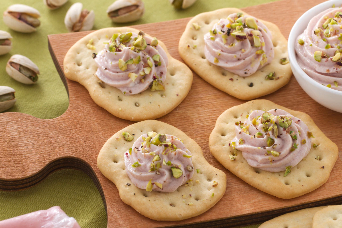 Flatbreads with mortadella and pistachio cream