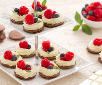 Blinis with Nesquik and white chocolate cream