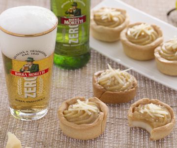 Beer glasses with parmesan cream