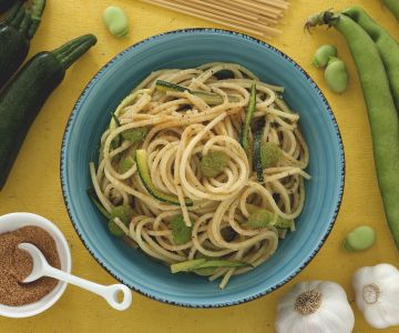 Pasta broad beans zucchini and bottarga