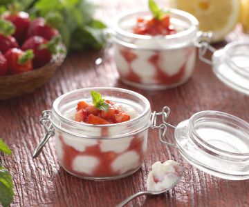 Ricotta and Strawberry Cups