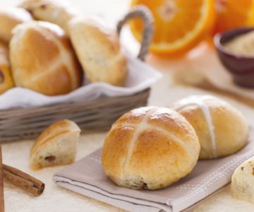 Hot cross buns