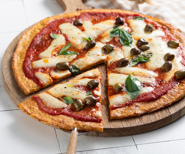 Fake cauliflower pizza