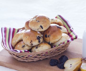 Sweet buns with fruit