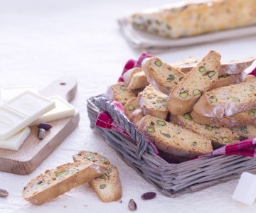 Pistachio and White Chocolate Cantucci