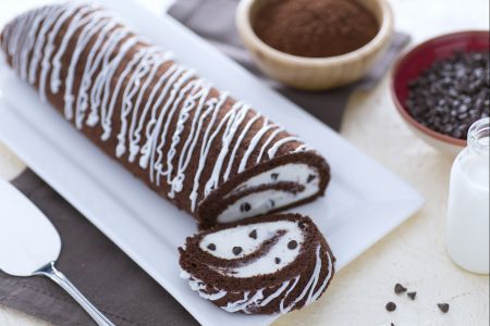 Cocoa roll with milk cream