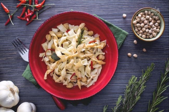 Ciceri e tria - Italian recipes by GialloZafferano