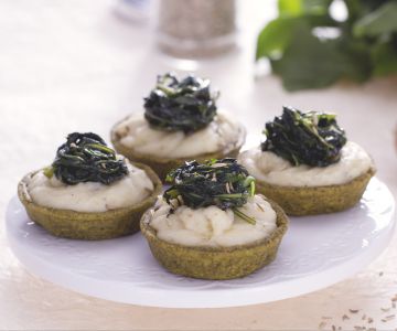 Enkir tartlets with potatoes and chicory