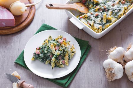Pasta casserole with spinach