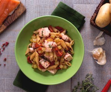 Pasta with salmon and potatoes