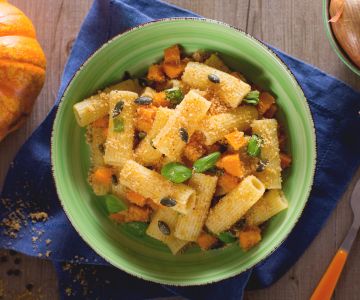 Pasta with pumpkin and breadcrumbs