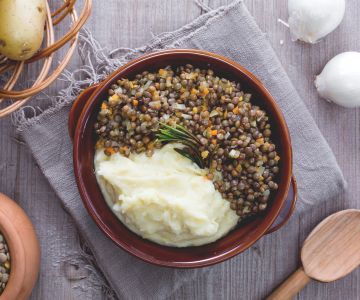 Mashed potatoes and lentils
