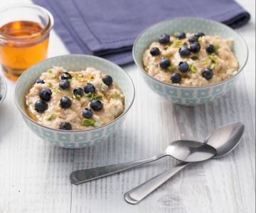 Blueberry and Pistachio Porridge