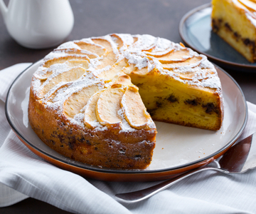 Apple and Chocolate Cake