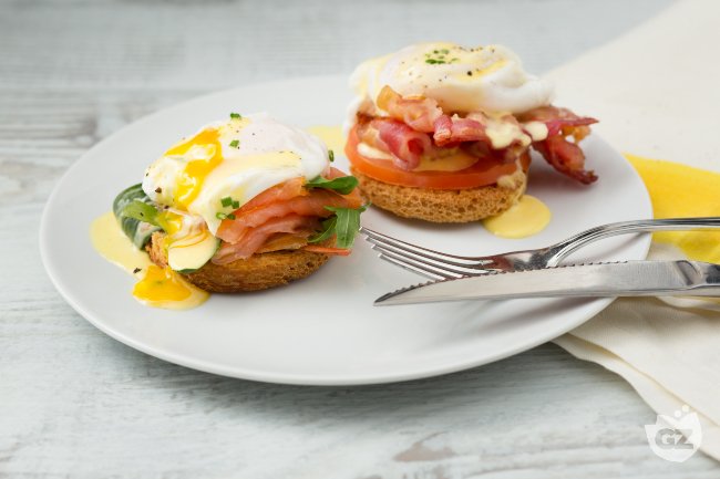 Eggs Benedict - Italian recipes by GialloZafferano