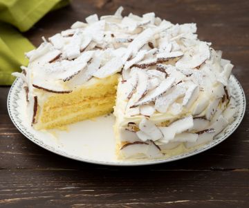 Coconut and Lemon Cake