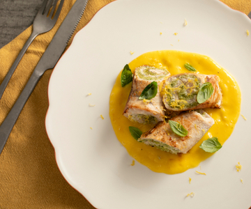 Swordfish rolls with mango sauce