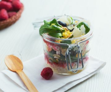 Rice salad with dried fruit