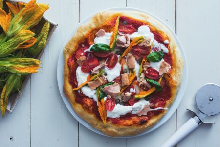 Pizza sea and garden