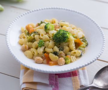 Pasta Soup with Chickpeas and Broccoli