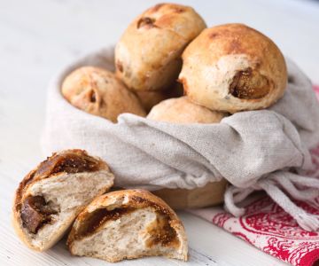 Dried Fig Buns