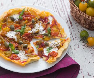 Tatin of cherry tomatoes and capers