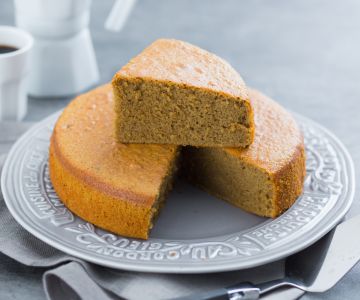 Hot milk and coffee cake