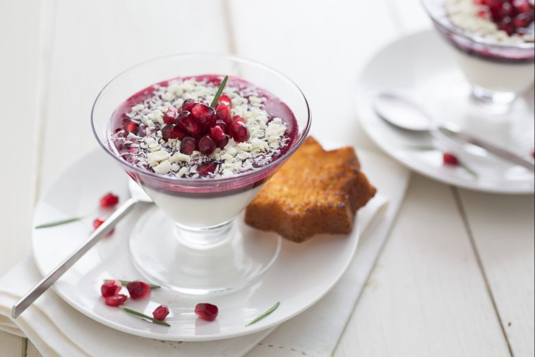 Panna cotta with pomegranate jelly