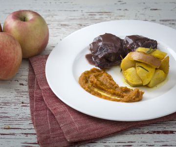 Port Braised Beef with Rosemary Apples