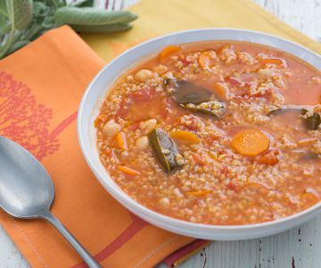 Tomato and chickpea soup with bulgur