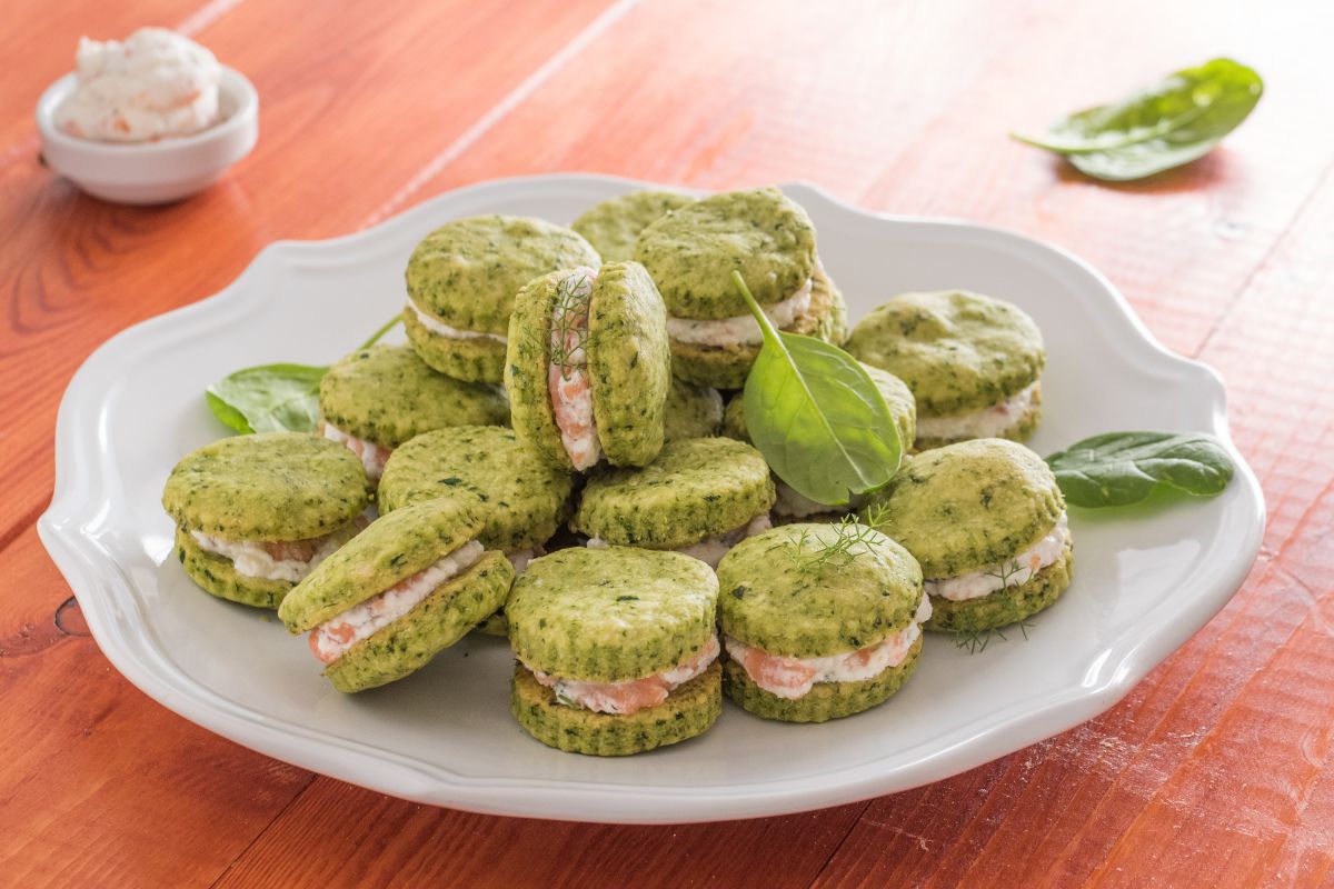 Spinach Cookies with Salmon Cream