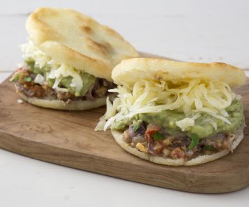 Arepas stuffed with meat