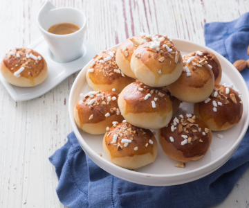 Almond sweet buns