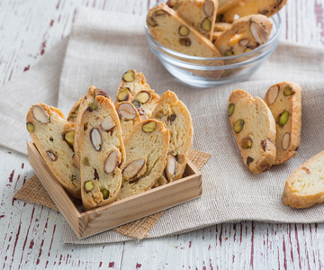 Cantucci with Grana Padano and nuts
