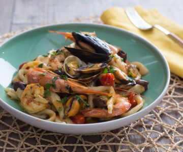 Strozzapreti with seafood