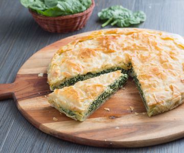 Burek with spinach and ricotta