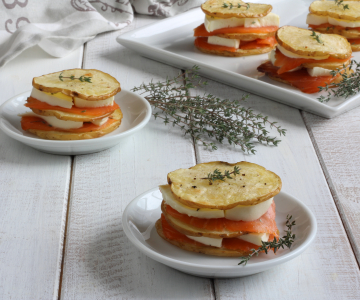 Potato towers with salmon and provola cheese