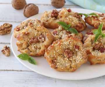 Savory cream puffs with bacon and walnuts
