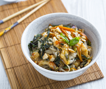 Noodles with shrimp and vegetables