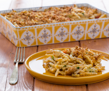 Baked trofie with squid and cauliflower