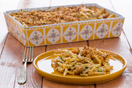 Baked trofie with squid and cauliflower